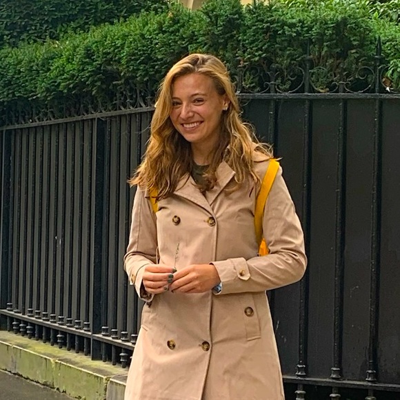 Meet your Posher, Lucia - Picture 1 of 1